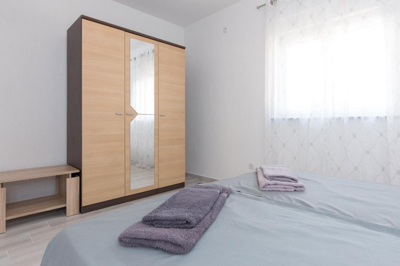 Apartment Dajana Pinezici  Exterior photo
